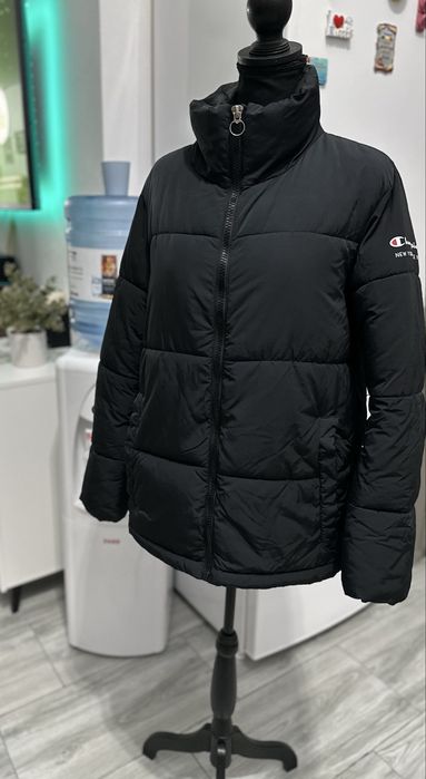 Jachetă champion puffer ca și nouă