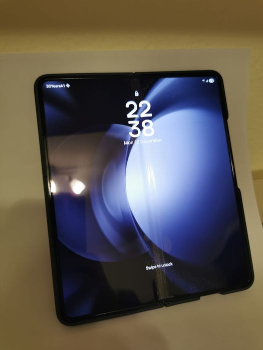 Продавам Samsung Z Fold 5 512GB