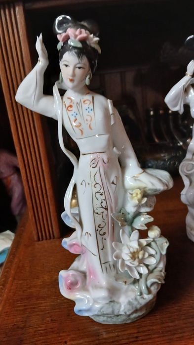 Три фарфоровые статуэтки Китай