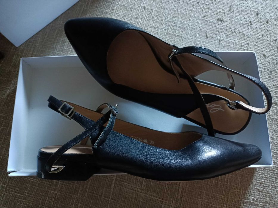 Туфли фирменные размер 35