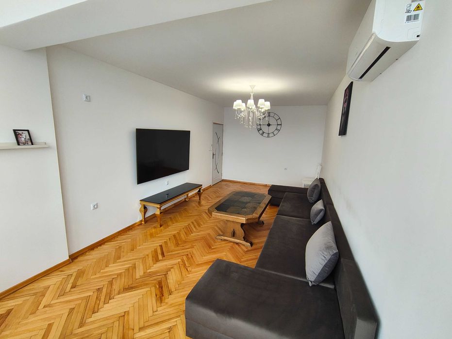 Продава се Четиристаен апартамент в Търговище, Център - 120 кв.м за 723 €/кв.м - Снимка #2