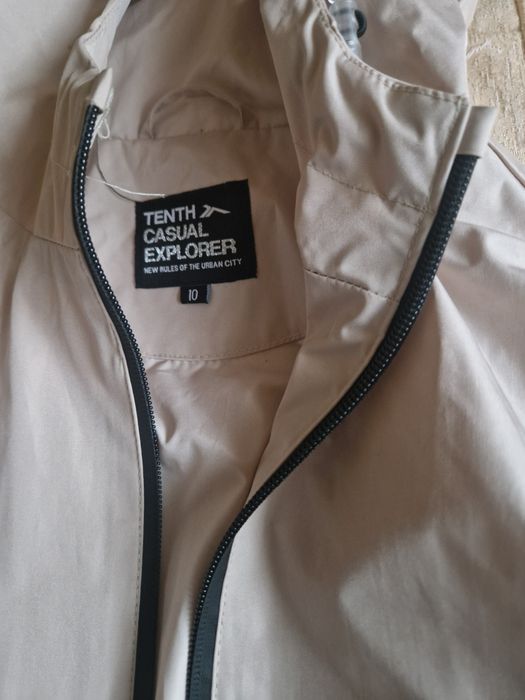 Vand geaca de ploaie Tenth mar 10 ani