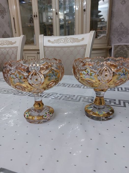 Срочно продам чешский конфетница