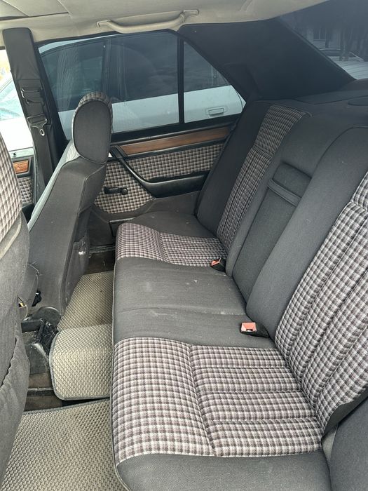 Мерседес бенс 124 серебро