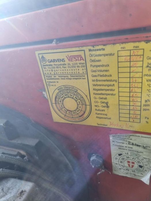 Vând centrala pe ulei ars