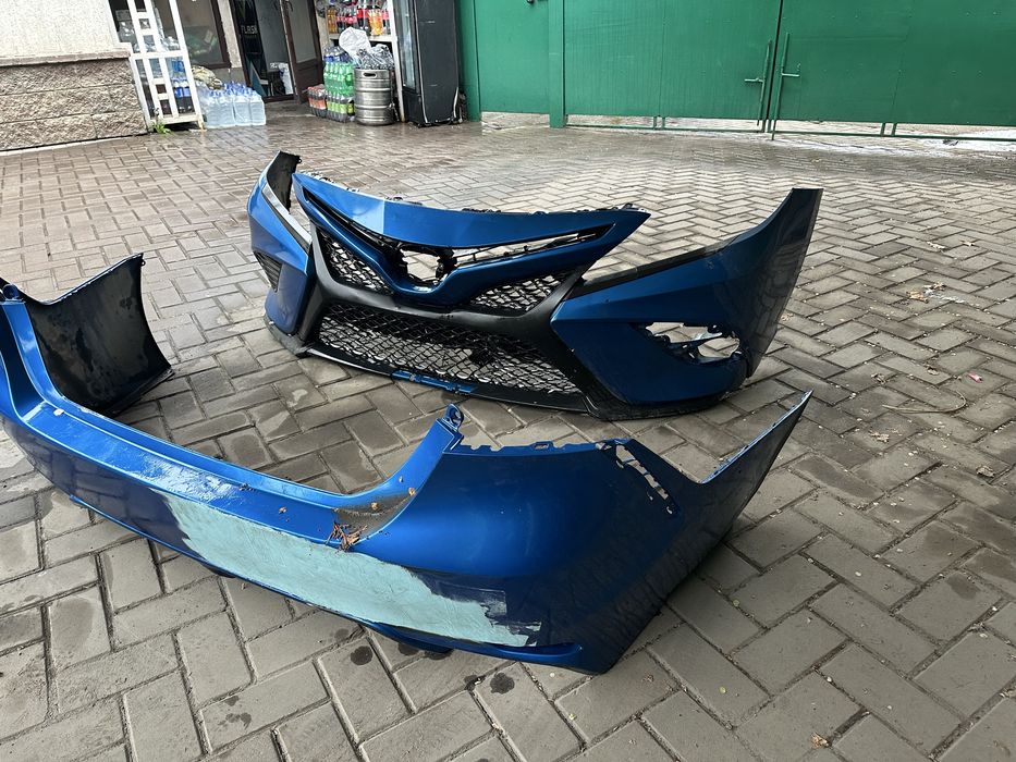 Продам срочно бампер на Camry 70 американец
