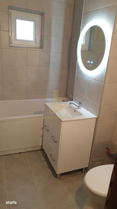 Apartament de 3 camere, decomandat, 68 mp., zona Han
