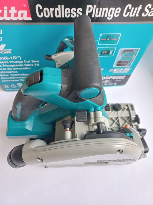 Акумулаторна Циркуляр Makita DSP600Z