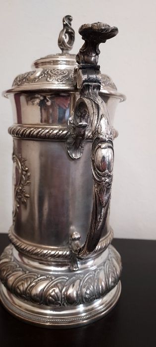 Halba placata cu argint