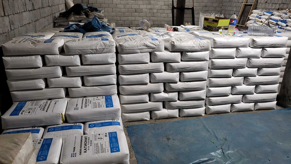 Катионит, Анионит, Активированный уголь, Антрацит.