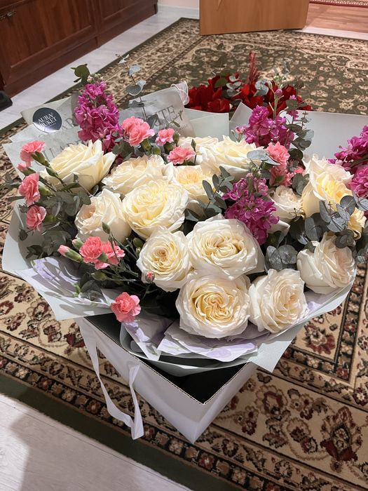 Цветы свежые,пришли вчера ночю