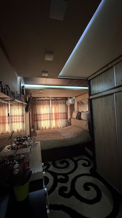 Срочно в Янгиюле продается квартира своя