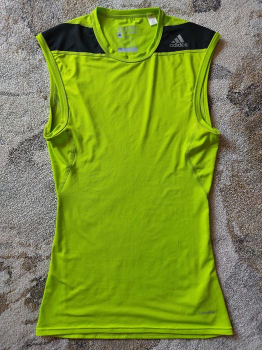 Adidas, Under Armor - спортни дрехи