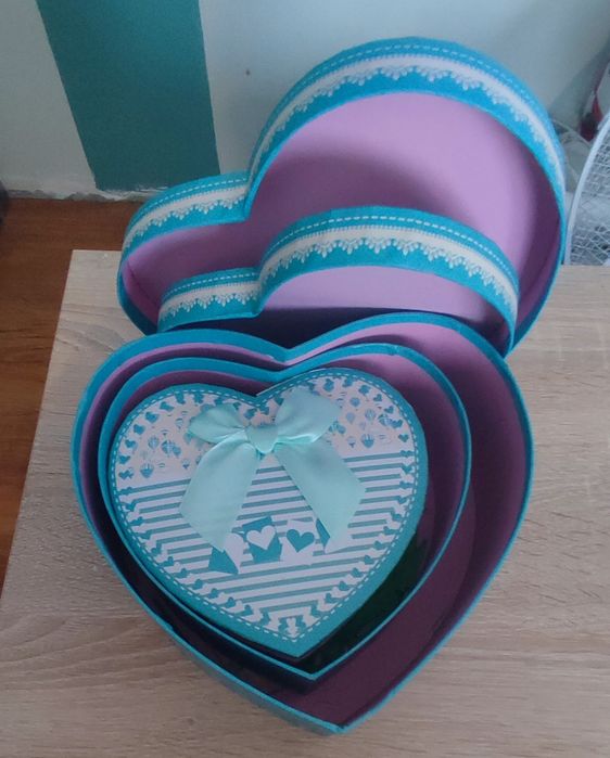 Set de 3 cutii în formă de
