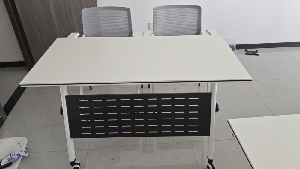 Складной офисный стол + 2 стула