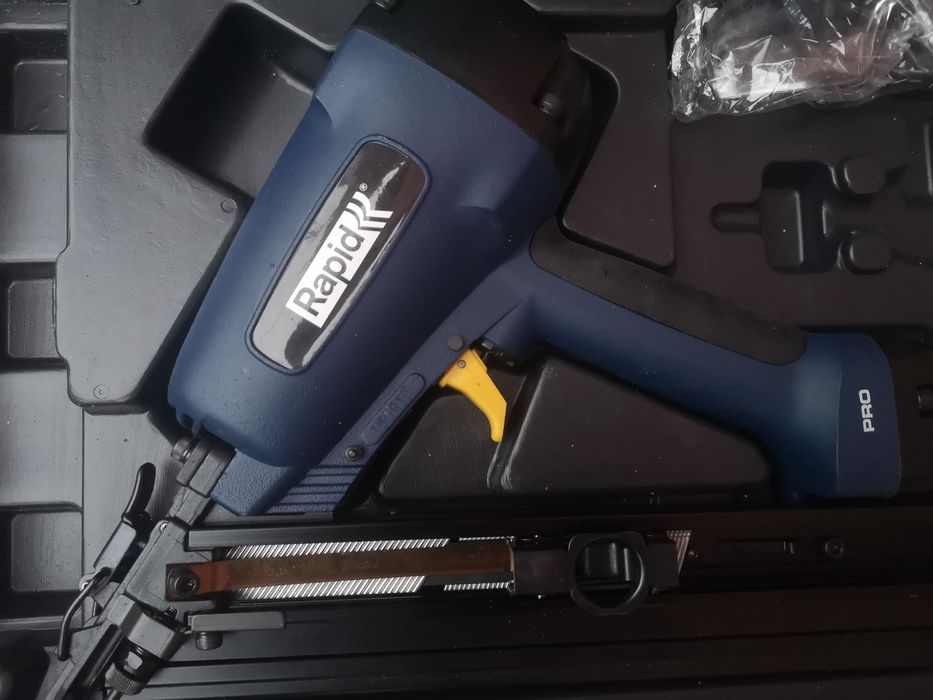 Професионален Пневматичен Такер Rapid