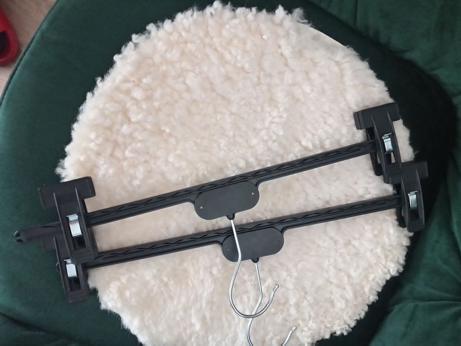 Vând umerase cu clips  diferite modele