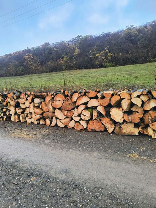 Vand lemne de foc carpen  esenta tare  lemn pentru centrala
