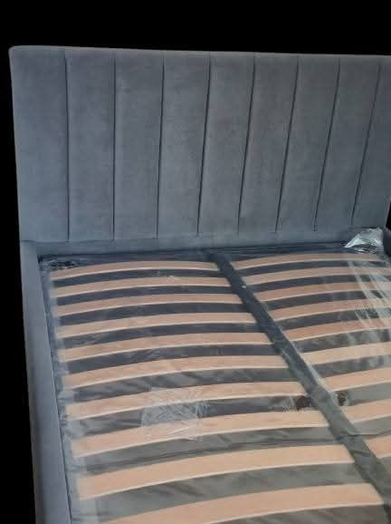 Pat dormitor cu somieră fixă