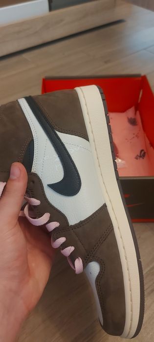 Jordan 1 travis scott full box