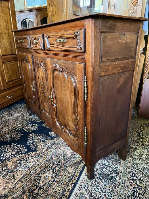 Масивен дъбов бюфет