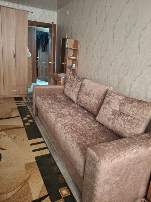 Продам диван в идеальном состоянии( новый)