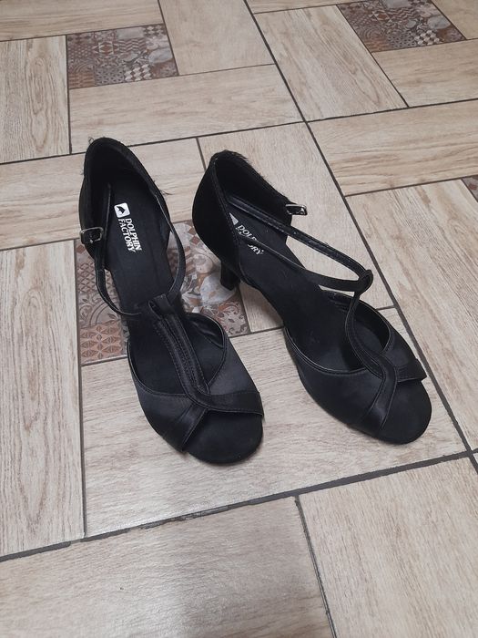 Продам туфли для танцев