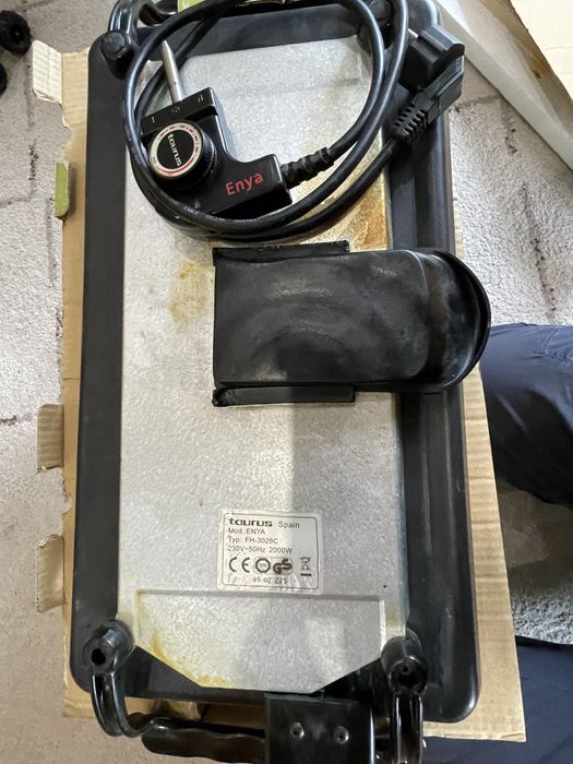 Електрическа плоча скара 25х45 taurus 2000W