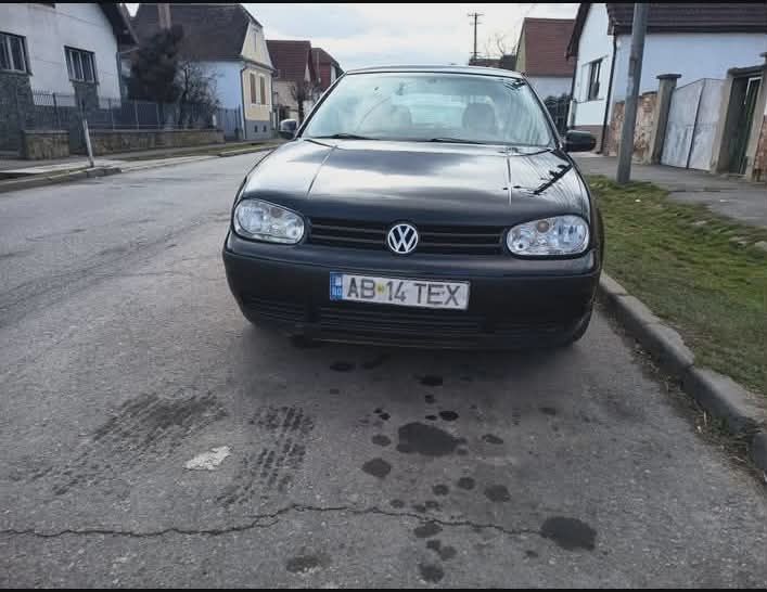 Vand golf 4 1.9 disel 101 cai itp si asigurare valabile an 2003