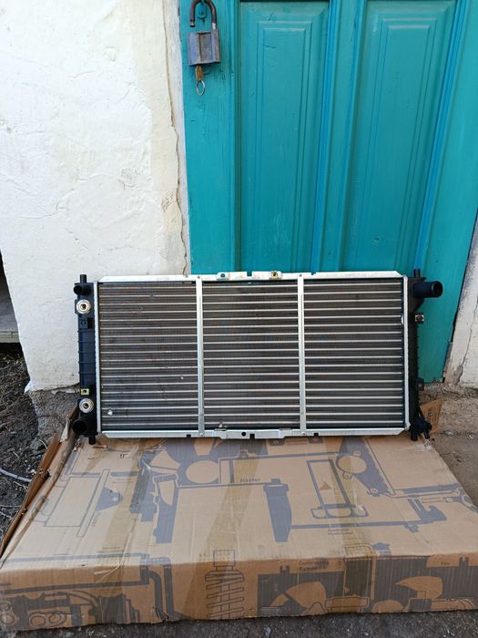 Радиатор охлаждения двигателя