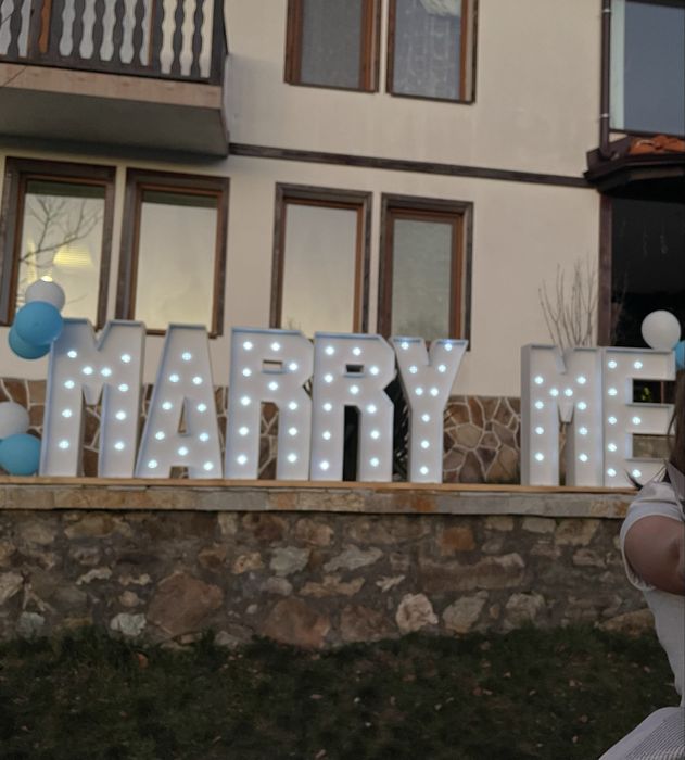 Светещи букви MARRY ME