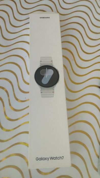 электронные часы: Samsung galaxy watch 7