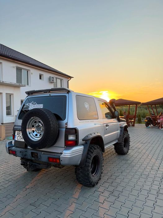 Se vinde Mitsubishi Pajero MK2, an fabricație 2003.