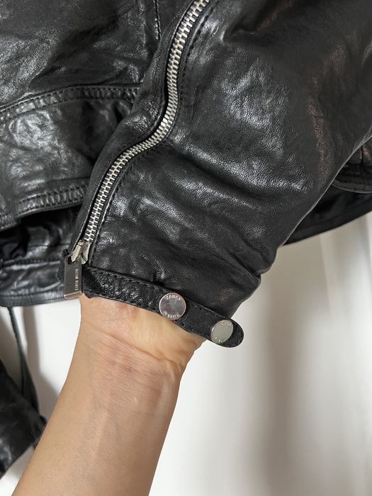 Продам кожанку Karen Millen