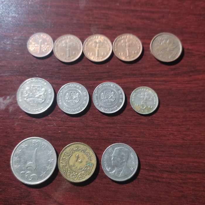 Продаю монеты колекционые