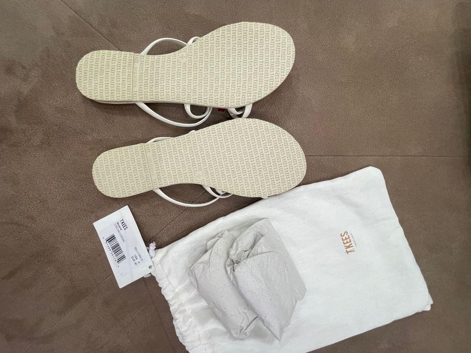 Tkees бели нови чехли номер 40