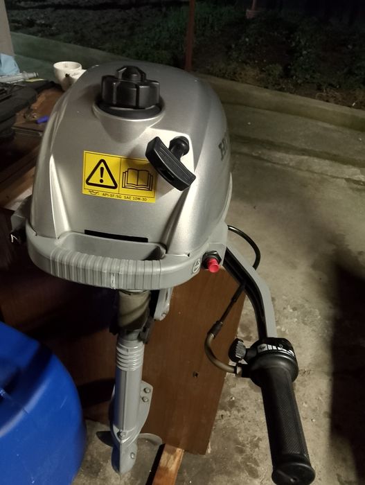 Надуваема лодка+бензинов двигател+електрически двигател