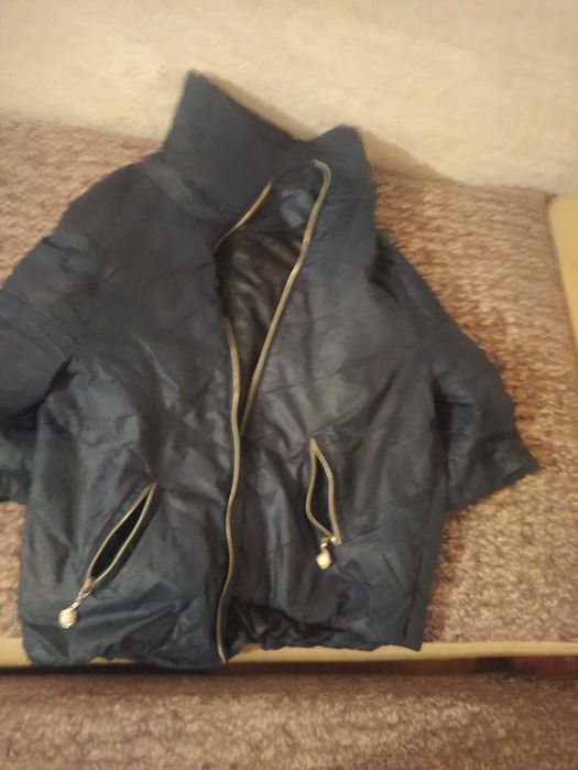 Синяя женская ветровка