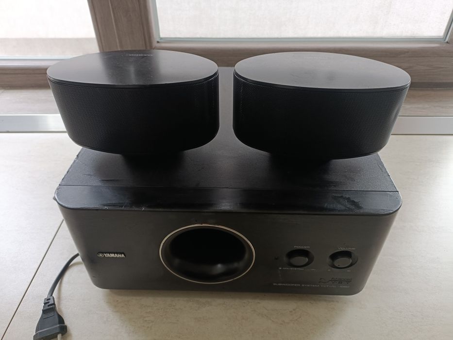 Yamaha YST FSW 050 subwoofer activ + 2 sateliți Onkyo SLM 301