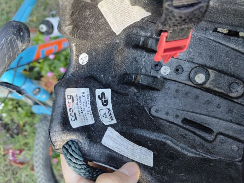 Столче за колело + детска  каска XS 44-50см