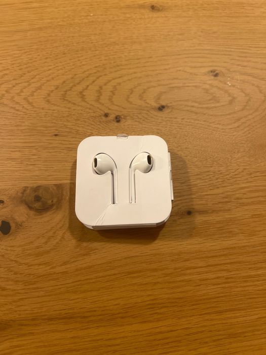 Apple EarPods с Lightning кабел [бял]