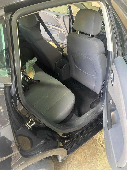 Seat Leon 2006год