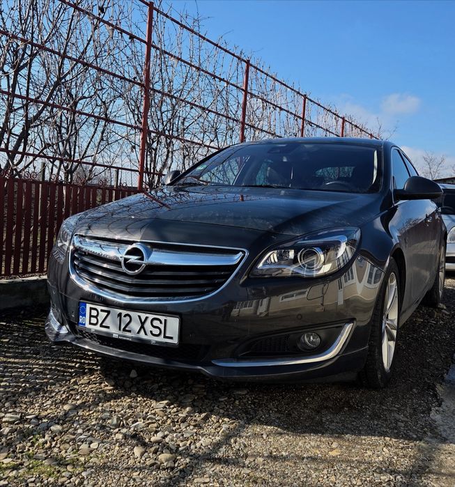 Vând Opel Insignia