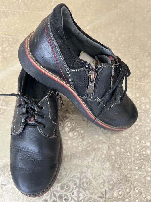 Продаю кожаную обувь.