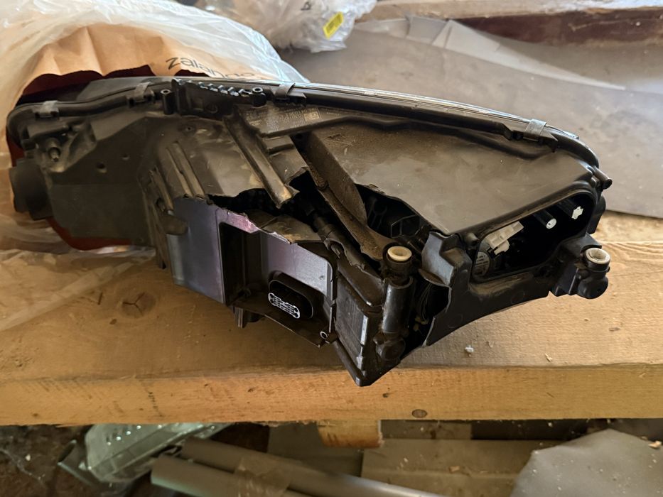 Far dreapta matrix , caseta directie audi a5b9