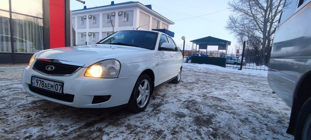 Продам машину Лада приора