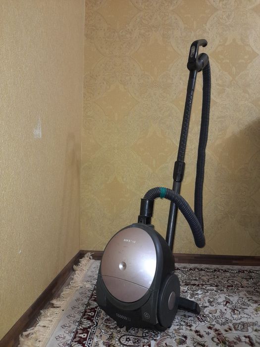 Продается пелесос б/у.