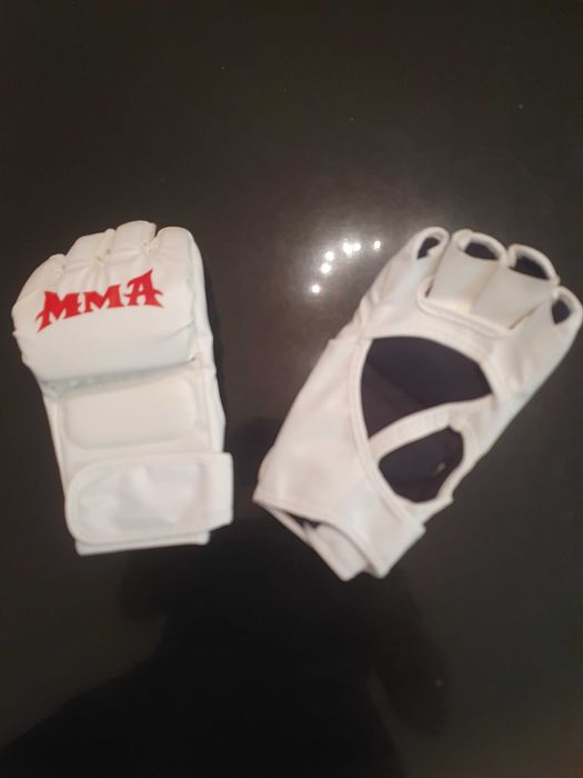 Ръкавици мма черни и бели
