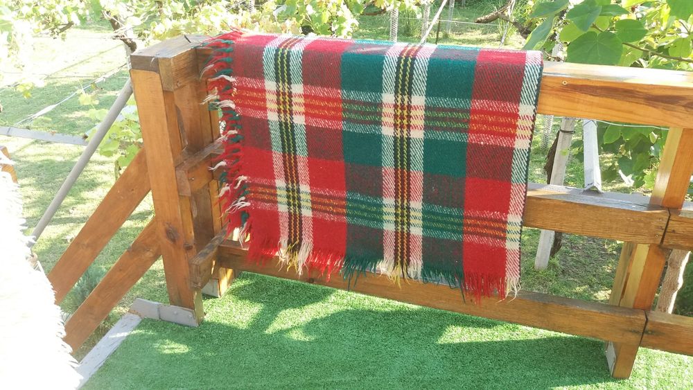 Китеници губери ръчно тъкани родопски одеала
