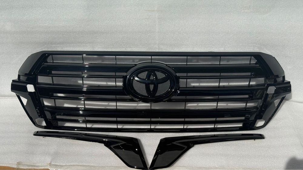 Решетка радиатора Land Cruiser 200